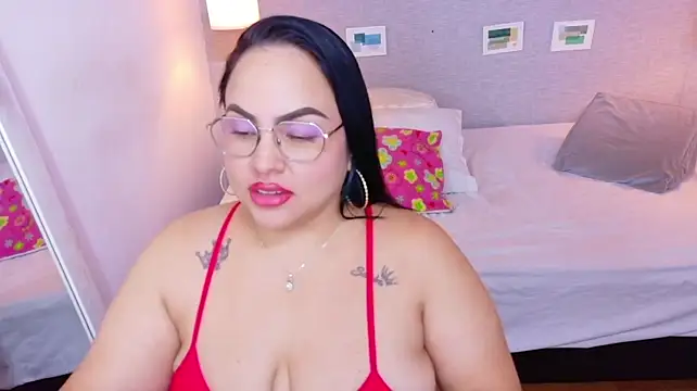 Curvy_sexyvalen - squirt + dildo
