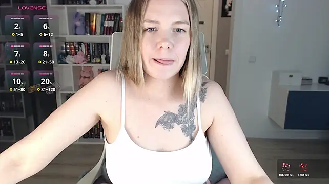 Emma_Bryan - Make my boobs bounce🩷