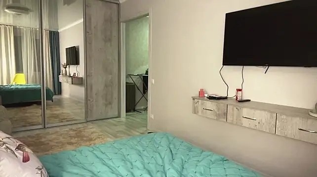 Ellewaay - Tease beautifully lying on the bed