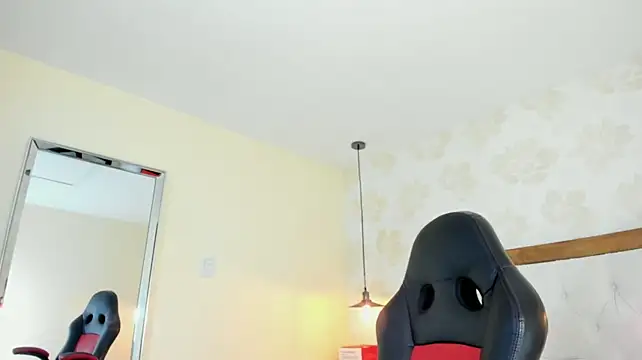 IRISCLARK1 - completely naked and two fingers inside