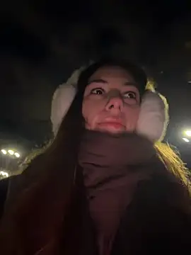 AmelieCrystal - sit on your face without face <3