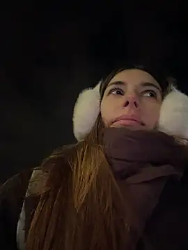 AmelieCrystal - sit on your face without face <3