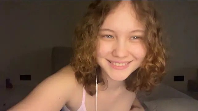 VivianLady - Lick my lips closeeeee up :)