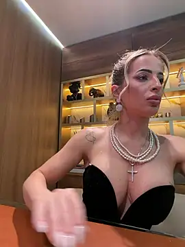 MissEmaDivine - make my legs shake in pleasure