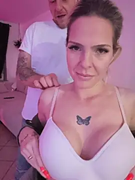 DirtyTechCouple- - Suck 2 Fingers close to cam 🔥