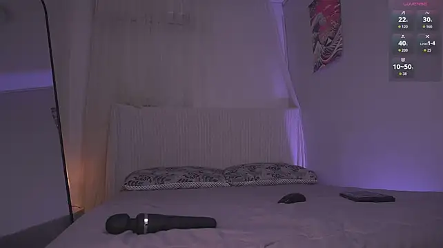 Lia_Sweett_ - Show and massage boobs