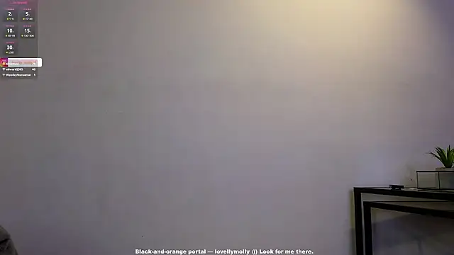 Lovelly_molly1 - play with hard nipples