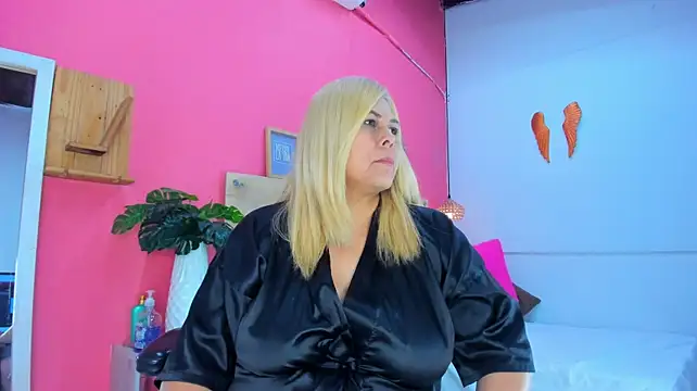 Eva_colen50 - fingers in pussy