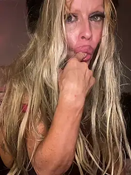 Pammybarbwire - Camel Toe Tease