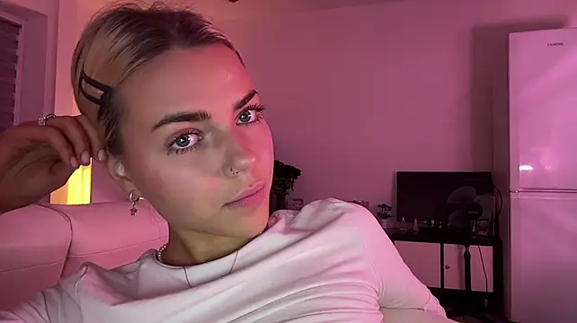 ChristelDuncombe - topless photo in PM (Last tip)