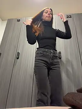 AmelieCrystal - sit on your face without face <3