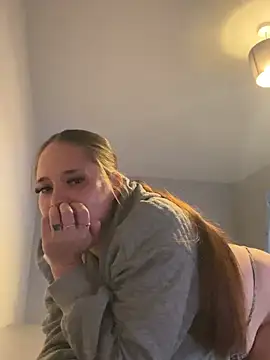 Poppylooloo - Dildo in ass