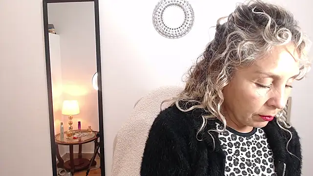 Afrodita_sg - super sensual chair dance