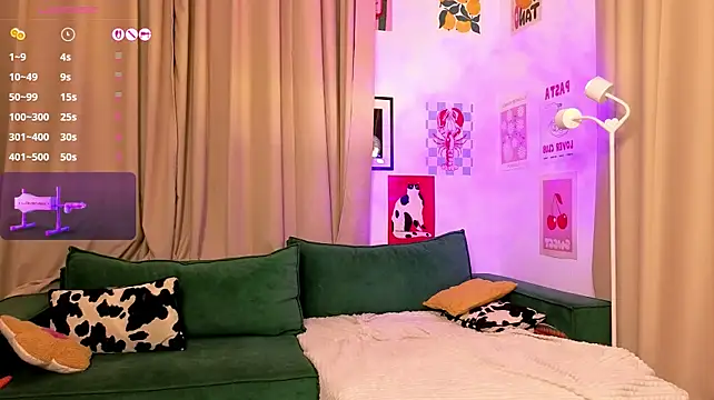 Britney_Lynch - 2 fingers in pussy