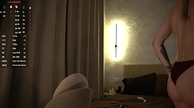 RaiArgand - flash boobs and pinch nipples