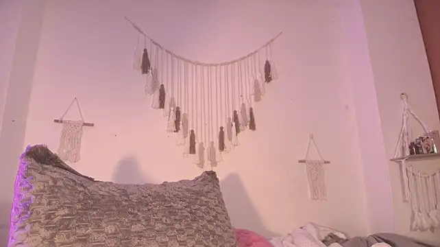 Seraphyne666_ - go doggie+3 mins cntrl no pantties