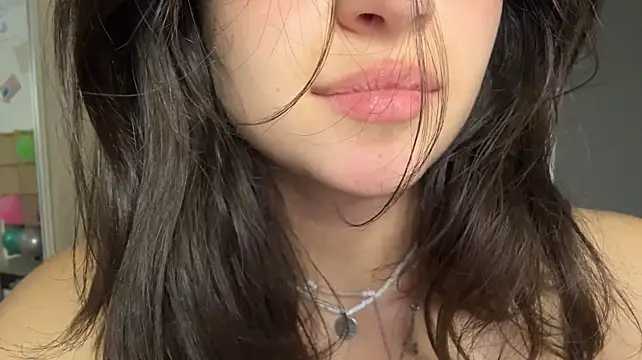 Tease_dealer - cleavage trail !!