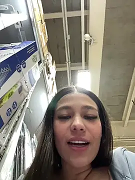 Alyshanon18 - BOOBS OUT 1MIN😱💦