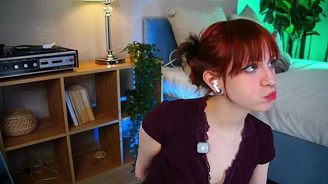 Forestfa1ry - Massage boobies under bra