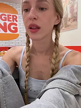 Kira_mia - dildo ride near door MEN 🚾