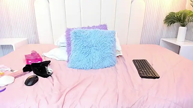 Arietta_skinny - Suck dildo + slap my face 🍒💦
