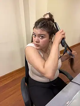Thara_Fresneda_ - showing my tits to my boss with his back