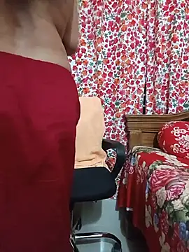 Priya_Boudi - ice on my pussy 🧊🧊