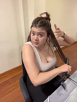 Thara_Fresneda_ - showing my tits to my boss with his back