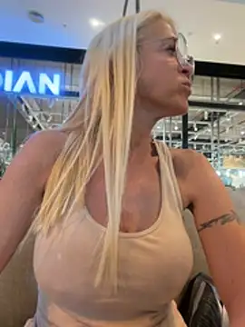 Reyna63 - SQUIRTS 💦💦in the bathroom