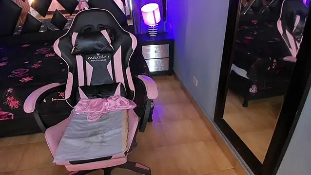 Linda4Petite