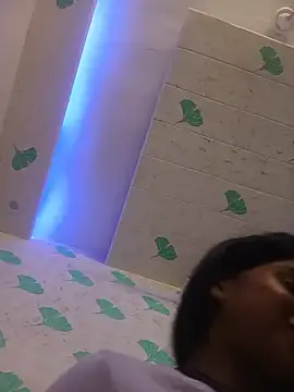 Avii5 - Showing boobs
