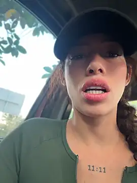 Roxyrougee - Risky off panties play pussy in public