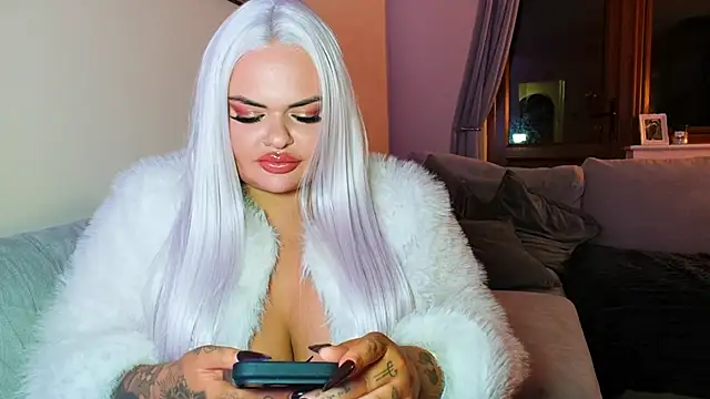 LexieEssex - Get my pussy wet <3