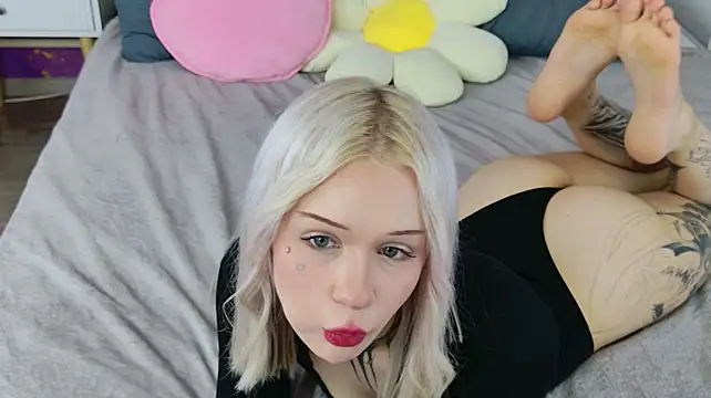 CloudyUniasia - oill show ass and boobss