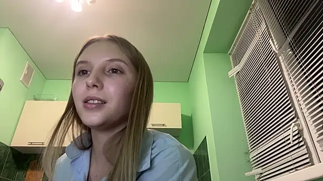 JazminQuayle - kisses to start
