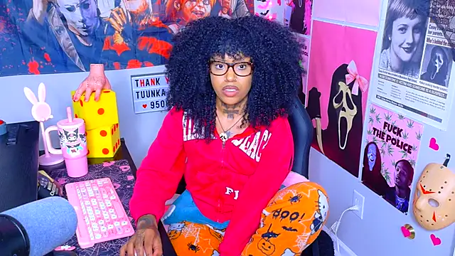 Spookiebaddie - oil + butt plug! 🍭