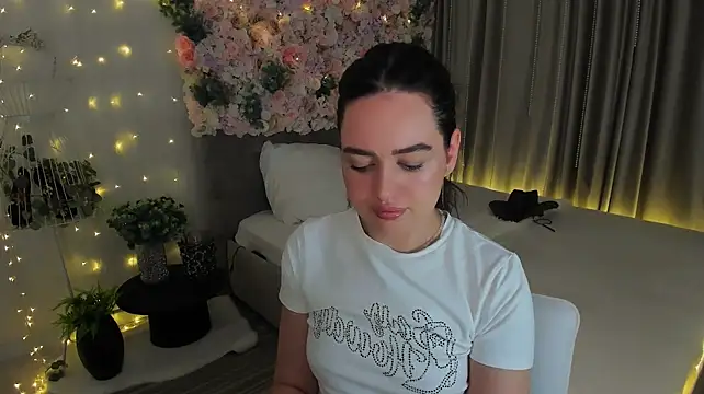MiracleCurly - tease on the floor
