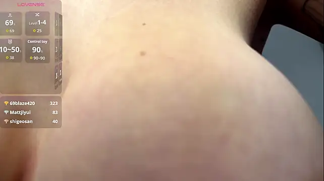 Sofialopezzzzz - Dildo between tits🍆🍒