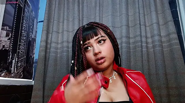 ASLY_CLOE - saliva in face