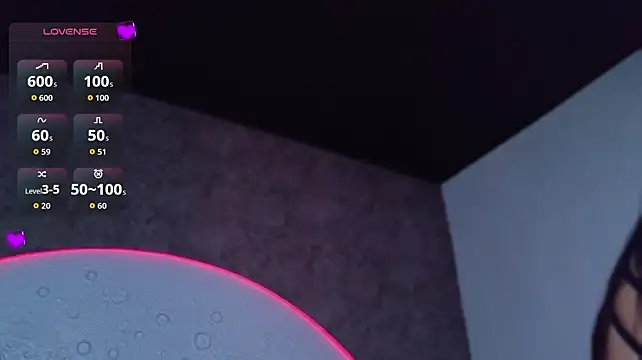 ReinaChloe - I spank my ass until it is red 🍑