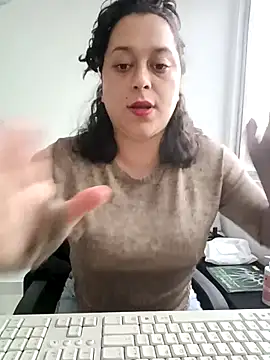 Queen_Yess - Full NAKED + OIL + RUB MY CLIT😏