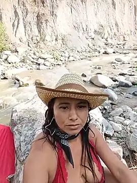 Esmeralda_li - Naked in the river
