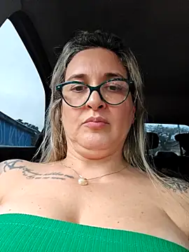 BellaFortuneGaucha - Peitos no carro janela aberta