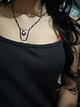 Nandundi - Show pussy in public