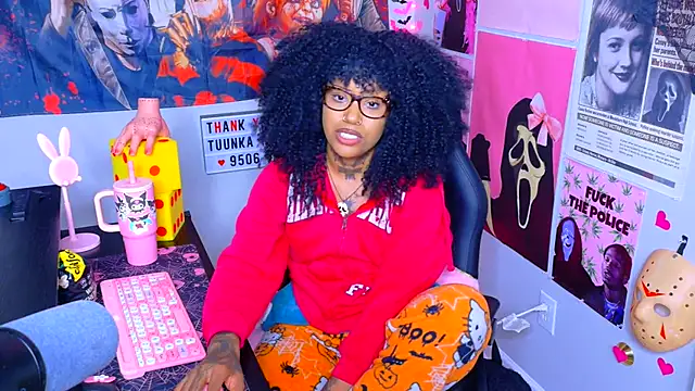 Spookiebaddie - oil + butt plug! 🍭