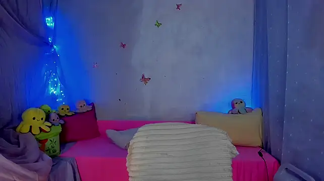 YourLizzyDoll - stay topless 2 min