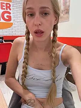Kira_mia - make my pussy wet under table in BK
