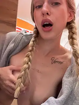 Kira_mia - lift up the top + pinch nipples inBK