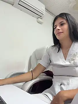 Mia_Alanna - in doggy Dakota