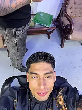 Dominiofit - Show dick on barbershop